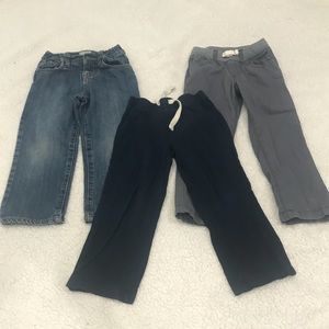 Boys size 4T 3pcs pant bundle.